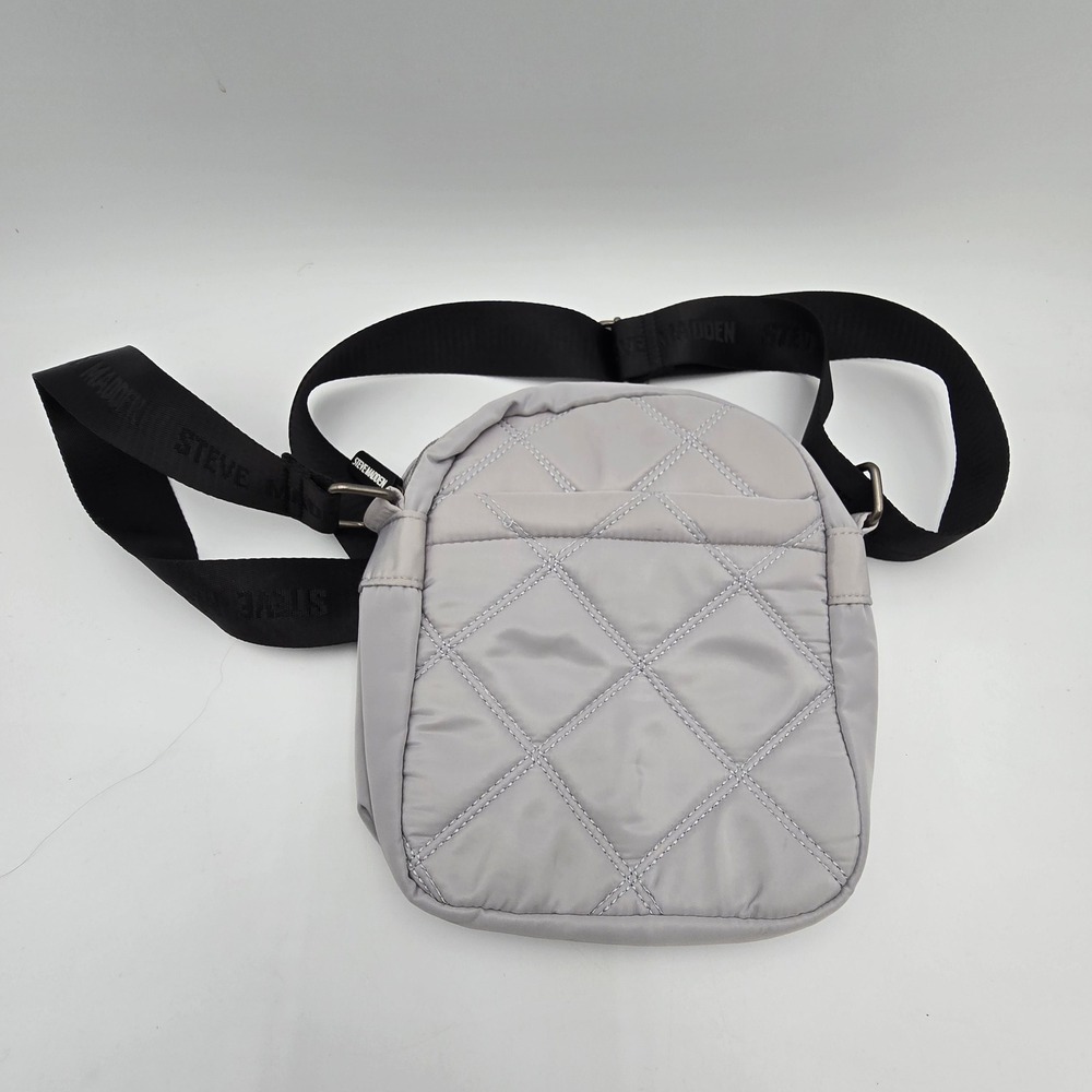 STEVE MADDEN Quilted Crossbody Bag‎ Light Gray Nylon Adjustable Strap - Picture 2 of 5